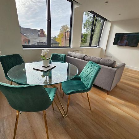 Brand New Trafford Apartment Manchester Buitenkant foto