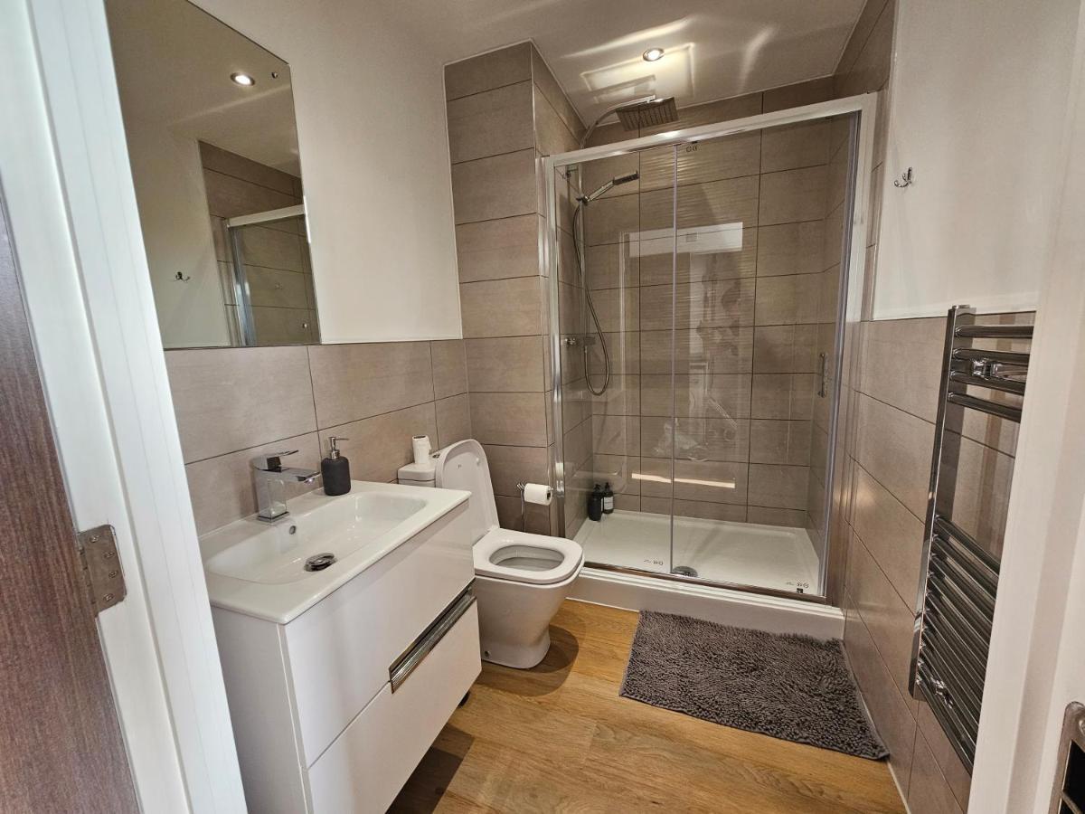 Brand New Trafford Apartment Manchester Buitenkant foto