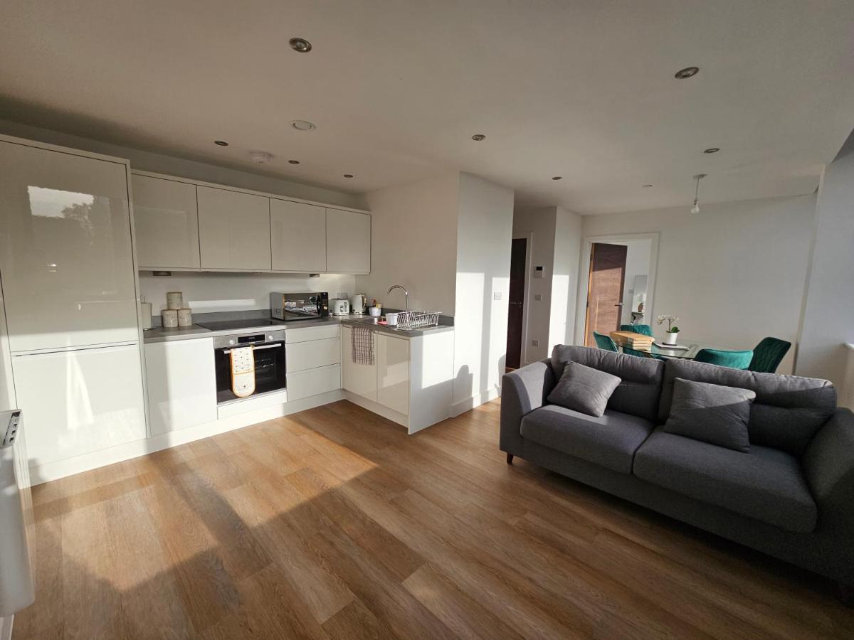 Brand New Trafford Apartment Manchester Buitenkant foto