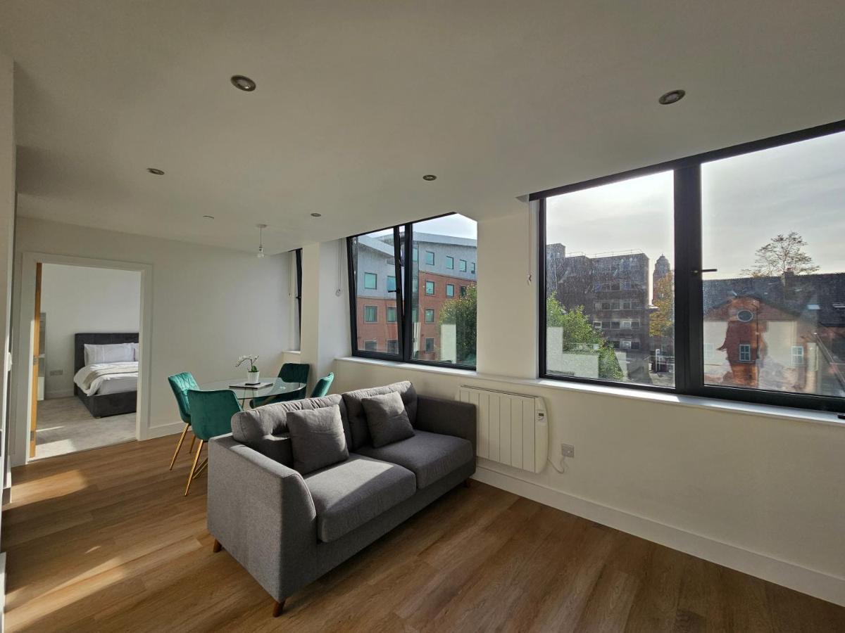 Brand New Trafford Apartment Manchester Buitenkant foto