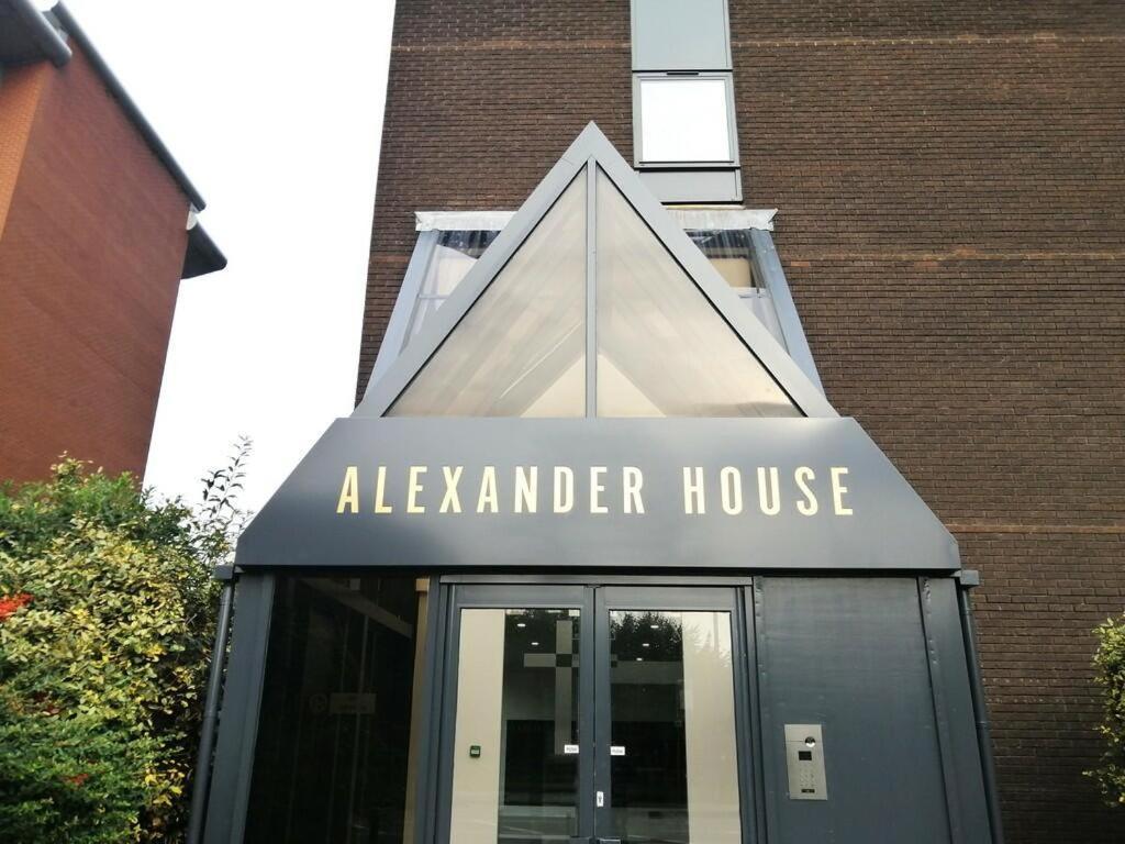 Brand New Trafford Apartment Manchester Buitenkant foto